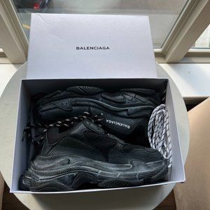 AUTHENTIC BALENCIAGA BLACK TRIPLE S SNEAKERS W/BOX